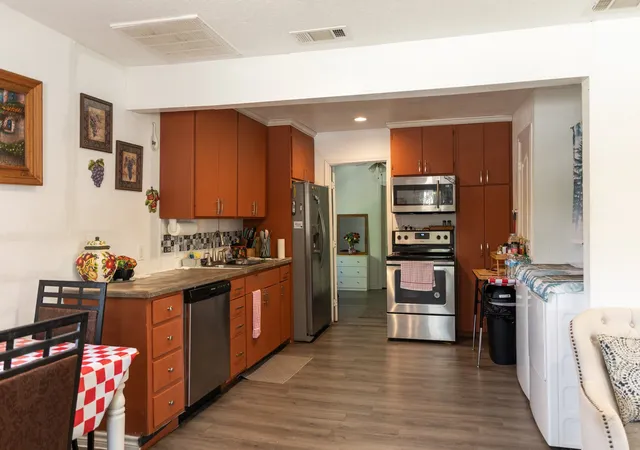 Photo 4 of Single family home for sale at 1206 9Th St, Mineral Wells, TX 76067 | MLS# 21350448 | Listing updated on 2026-09-17