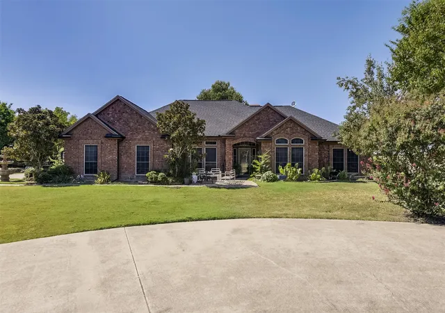 Photo 1 of Single family home for sale at 137 Cactus Rd, Waxahachie, TX 75165 | MLS# 21361544 | Listing updated on 2026-09-16