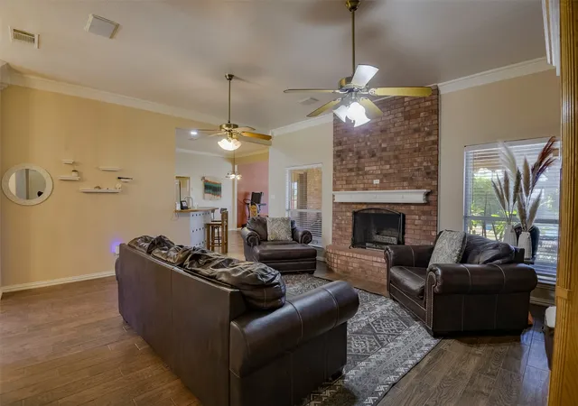 Photo 4 of Single family home for sale at 137 Cactus Rd, Waxahachie, TX 75165 | MLS# 21361544 | Listing updated on 2026-09-16
