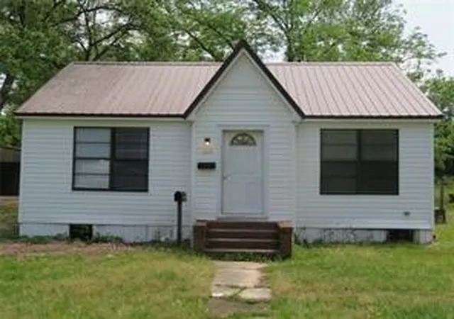 Photo 1 of Single family home for sale at 109 Willow St, Springhill, LA 71075 | MLS# 21362480 | Listing updated on 2026-08-18