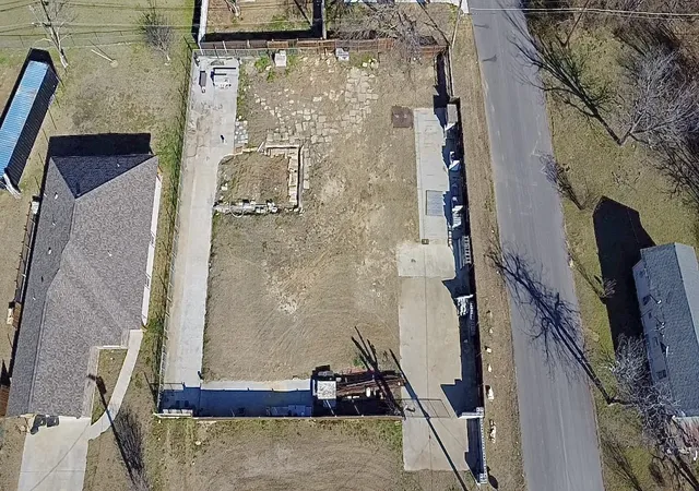 Photo 1 of Land for sale at 426 Sabine Ave, Cleburne, TX 76031 | MLS# 21362511 | Listing updated on 2026-08-18