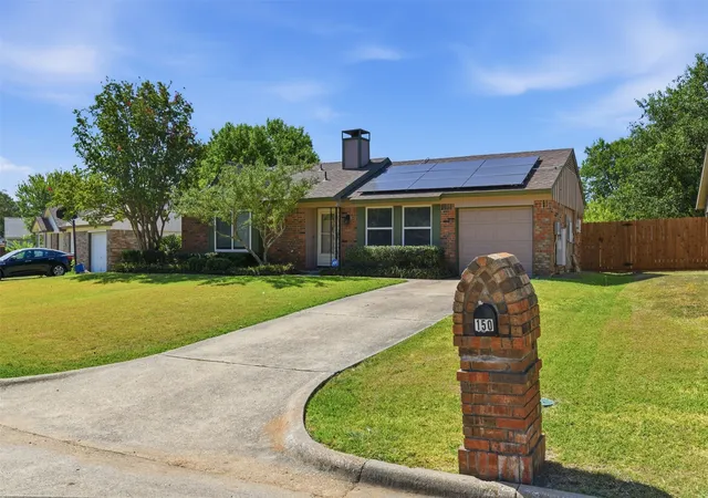 Photo 4 of Single family home for sale at 150 Brockway Dr, Rockwall, TX 75032 | MLS# 21355282 | Listing updated on 2026-09-29