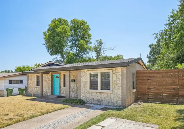 Photo 3 of Single family home for sale at 1736 Crestridge Dr, Garland, TX 75042 | MLS# 21359763 | Listing updated on 2026-09-05