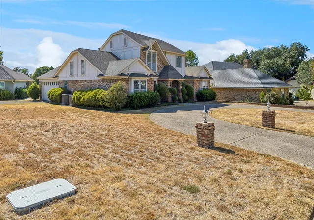 Photo 2 of Single family home for sale at 3901 Diamond Loch W, North Richland Hills, TX 76180 | MLS# 21362485 | Listing updated on 2026-09-29