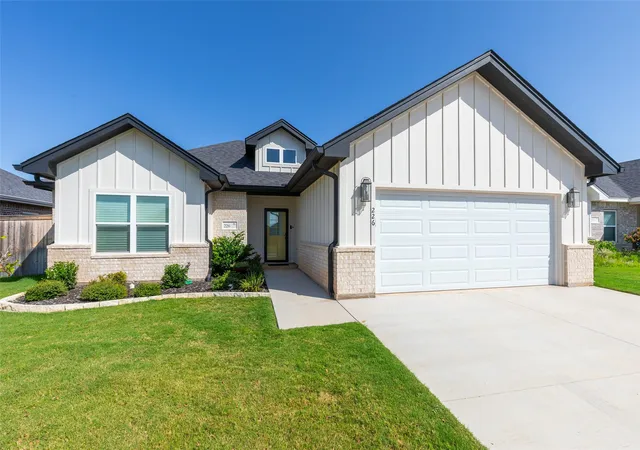 Photo 2 of Sale Pending at 226 Morning Mist Trl, Abilene, TX 79602 | MLS# 21356851 | Listing updated on 2026-08-27
