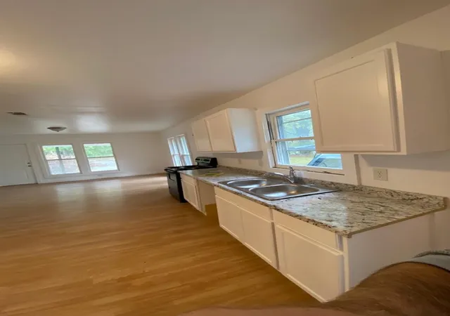 Photo 3 of Single family home for sale at 440 12th St Ne, Paris, TX 75460 | MLS# 21362595 | Listing updated on 2026-08-18