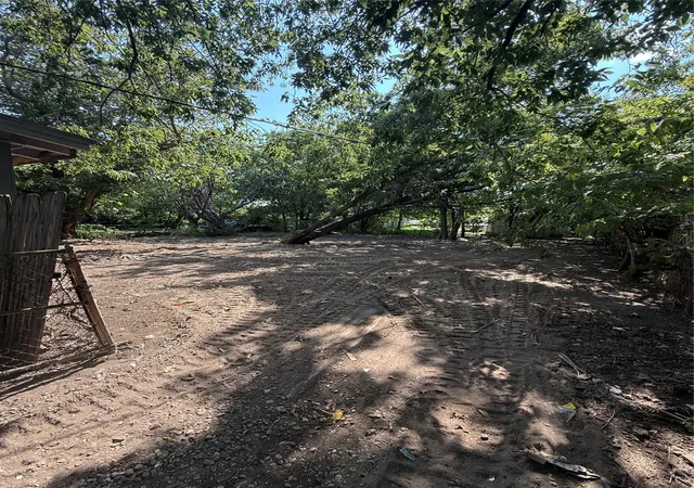 Photo 2 of Single family home for sale at 4013 Zwolle St, Fort Worth, TX 76106 | MLS# 21362600 | Listing updated on 2026-08-30