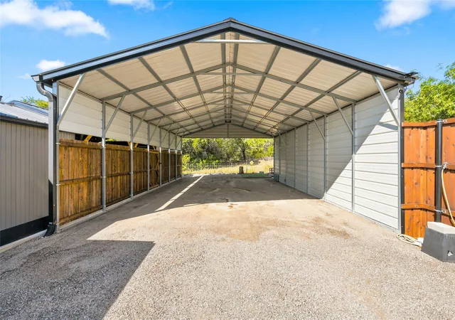 Photo 3 of Single family home for sale at 427 County Road 1743, Clifton, TX 76634 | MLS# 21361588 | Listing updated on 2026-09-24