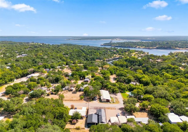 Photo 3 of Single family home for sale at 427 County Road 1743, Clifton, TX 76634 | MLS# 21361588 | Listing updated on 2026-09-24