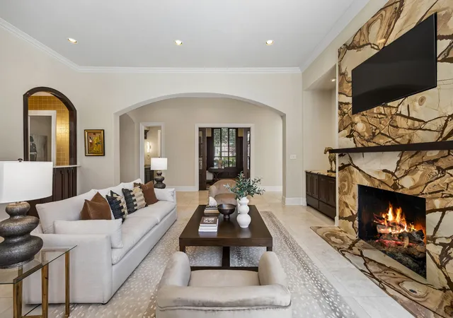 Photo 4 of Sale Pending at 6914 Oak Manor Dr, Dallas, TX 75230 | MLS# 21359048 | Listing updated on 2026-08-28