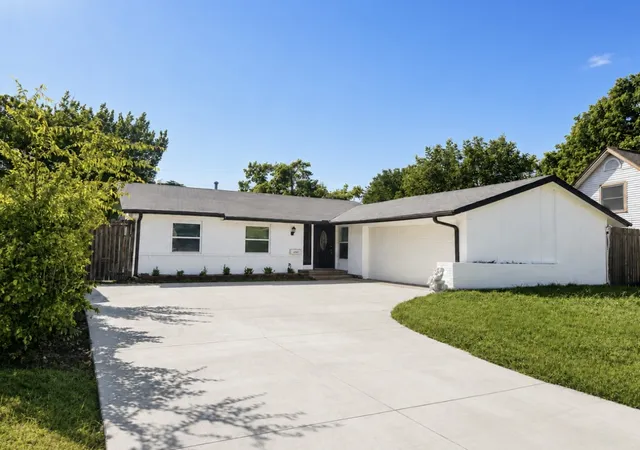 Single family home for sale at 4142 Victoria St, Irving, TX 75062 | MLS# 21361156