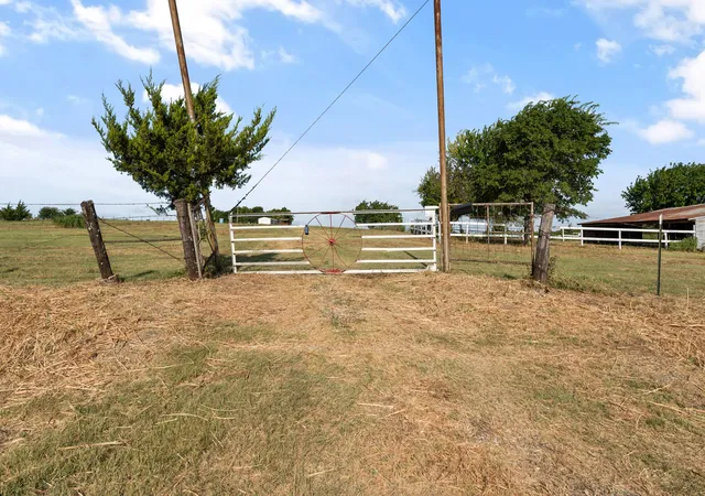 Photo 3 of Manufactured home for sale at 5634 County Road 1094, Celeste, TX 75423 | MLS# 21361746 | Listing updated on 2026-08-19