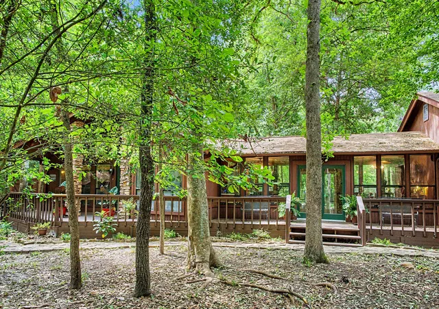 Photo 2 of Single family home for sale at 209 Woodfern Gln, Holly Lake Ranch, TX 75765 | MLS# 21355604 | Listing updated on 2026-09-01