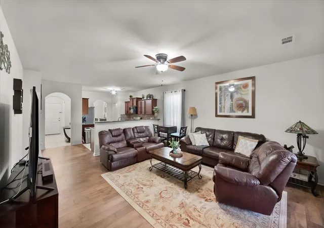 Photo 2 of Single family home for sale at 6140 Chalk Hollow Dr, Fort Worth, TX 76179 | MLS# 21359036 | Listing updated on 2026-10-03
