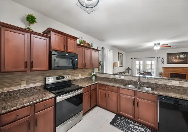 Photo 3 of Single family home for sale at 6140 Chalk Hollow Dr, Fort Worth, TX 76179 | MLS# 21359036 | Listing updated on 2026-10-03