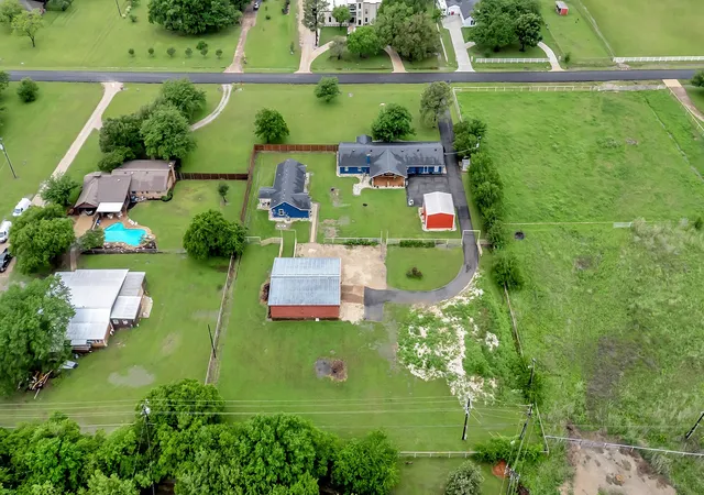 Photo 3 of Sale Pending at 26 Rancho Dr N, Fort Worth, TX 76244 | MLS# 21362279 | Listing updated on 2026-08-31