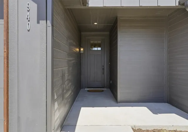 Photo 3 of Single family home for sale at 940 Huckleberry Ln, Tolar, TX 76476 | MLS# 21356720 | Listing updated on 2026-08-19
