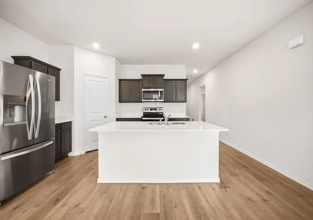 Photo 4 of Single family home for sale at 2909 Baldwin Ln, Ennis, TX 75119 | MLS# 21362066 | Listing updated on 2026-08-18
