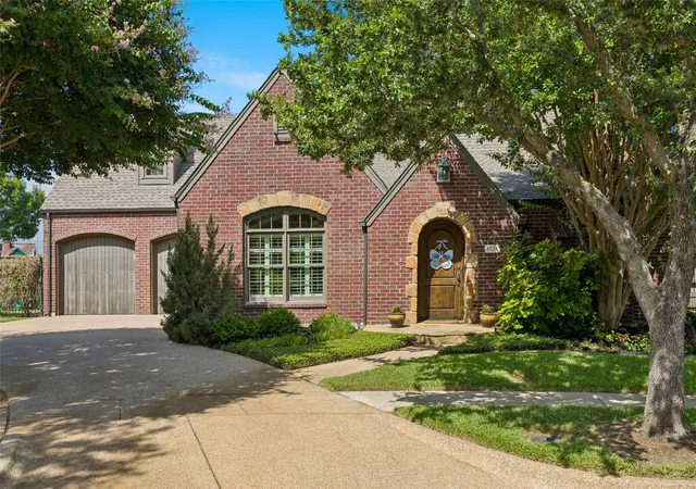 Photo 1 of Sale Pending at 6724 W Dover Ter, Fort Worth, TX 76132 | MLS# 21361388 | Listing updated on 2026-09-01