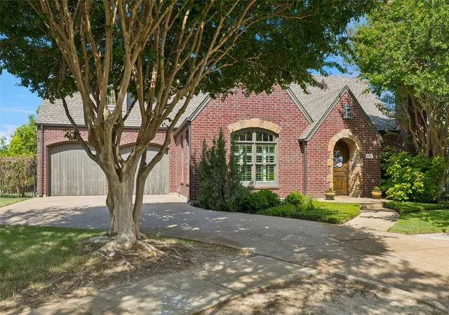 Photo 2 of Sale Pending at 6724 W Dover Ter, Fort Worth, TX 76132 | MLS# 21361388 | Listing updated on 2026-09-01