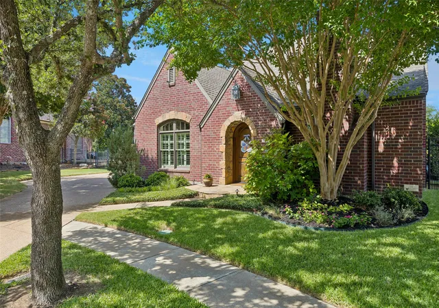 Photo 3 of Sale Pending at 6724 W Dover Ter, Fort Worth, TX 76132 | MLS# 21361388 | Listing updated on 2026-09-01
