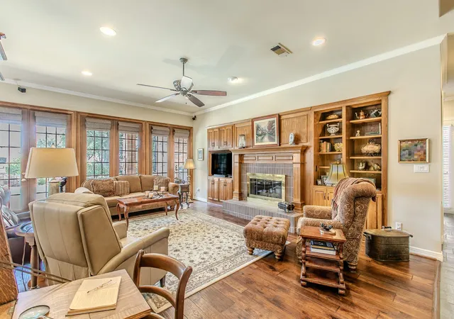 Photo 3 of Single family home for sale at 757 Village Green Dr, De Soto, TX 75115 | MLS# 21361485 | Listing updated on 2026-08-18