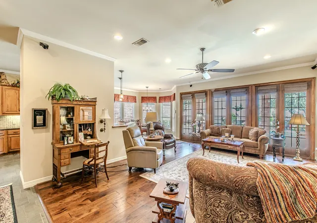 Photo 3 of Single family home for sale at 757 Village Green Dr, De Soto, TX 75115 | MLS# 21361485 | Listing updated on 2026-08-18