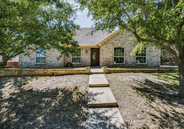 Photo 2 of Single family home for sale at 2018 Timber Cove Ct, Weatherford, TX 76087 | MLS# 21362117 | Listing updated on 2026-09-16