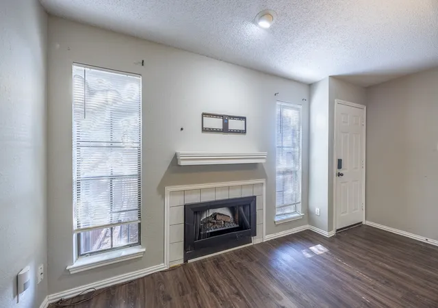 Photo 4 of Townhouse for sale at 7337 Kingswood Cir, Fort Worth, TX 76133 | MLS# 21362753 | Listing updated on 2026-08-18