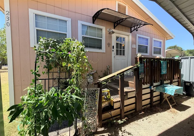 Photo 1 of Single family home for sale at 230 Treasure Beach, Comanche, TX 76442 | MLS# 21362678 | Listing updated on 2026-09-23
