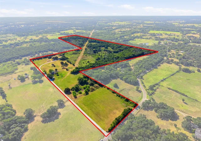 Photo 1 of Single family home for sale at 1141 County Road 426, Cleburne, TX 76031 | MLS# 21362786 | Listing updated on 2026-08-18