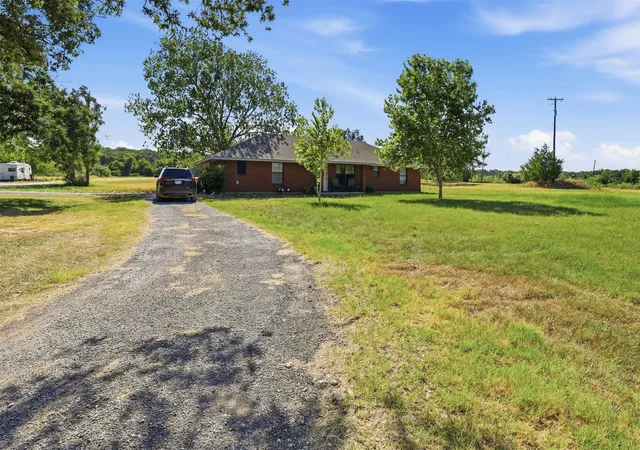Photo 2 of Single family home for sale at 1141 County Road 426, Cleburne, TX 76031 | MLS# 21362786 | Listing updated on 2026-08-18