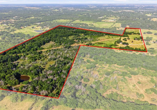 Photo 3 of Single family home for sale at 1141 County Road 426, Cleburne, TX 76031 | MLS# 21362786 | Listing updated on 2026-08-18
