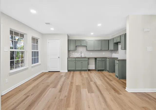Photo 4 of Sale Pending at 4920 S Peachtree Rd, Balch Springs, TX 75180 | MLS# 21362794 | Listing updated on 2026-09-03