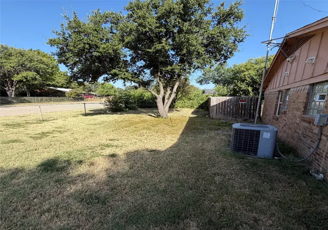 Photo 4 of Single family home for sale at 5712 Westhaven Dr, Fort Worth, TX 76132 | MLS# 21362777 | Listing updated on 2026-10-07