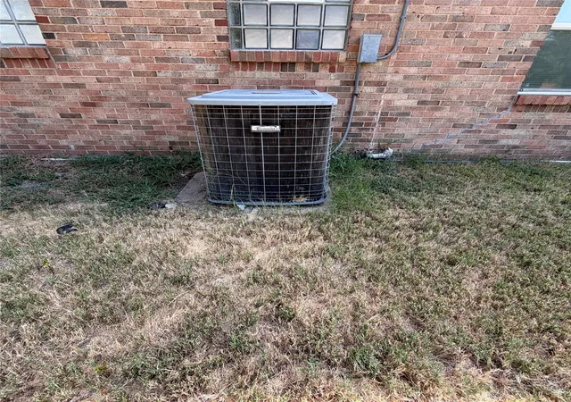 Photo 6 of Single family home for sale at 5712 Westhaven Dr, Fort Worth, TX 76132 | MLS# 21362777 | Listing updated on 2026-10-07