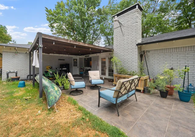 Photo 4 of Single family home for sale at 1507 Greenbrier Dr, Sherman, TX 75092 | MLS# 21357861 | Listing updated on 2026-08-31