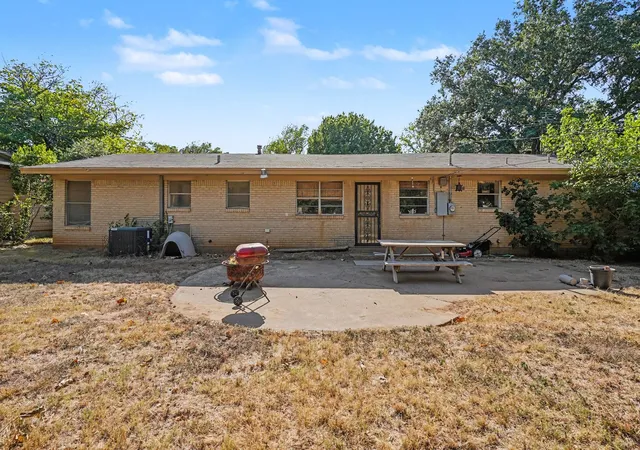 Photo 26 of Single family home for sale at 1553 Montclair Dr, Fort Worth, TX 76103 | MLS# 21356831 | Listing updated on 2026-08-18