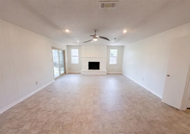 Photo 3 of Single family home for sale at 4824 Berridge Ln, Dallas, TX 75227 | MLS# 21362853 | Listing updated on 2026-08-24
