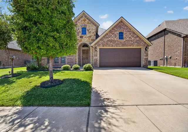 Photo 3 of Single family home for sale at 11805 Dixon Dr, Fort Worth, TX 76108 | MLS# 21362540 | Listing updated on 2026-10-07