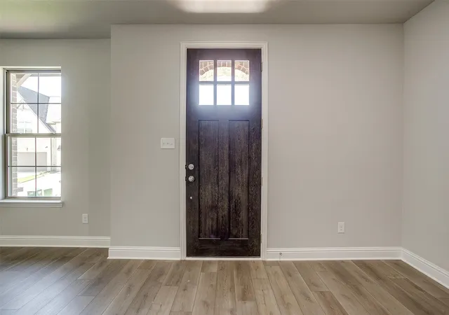 Photo 4 of Townhouse for sale at 6916 Houndstooth Pl, Arlington, TX 76001 | MLS# 21362881 | Listing updated on 2026-09-04
