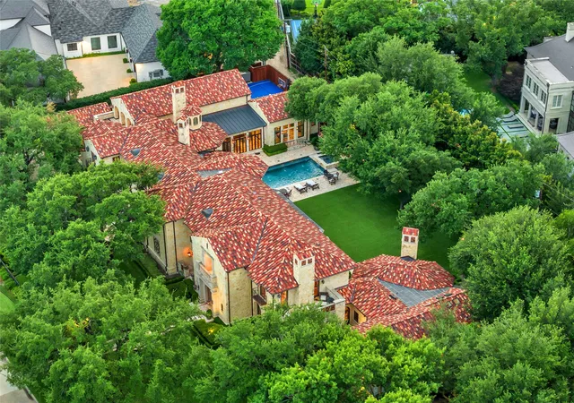 Photo 3 of Mansion for sale at 5335 Meaders Ln, Dallas, TX 75229 | MLS# 21362112 | Listing updated on 2026-08-20