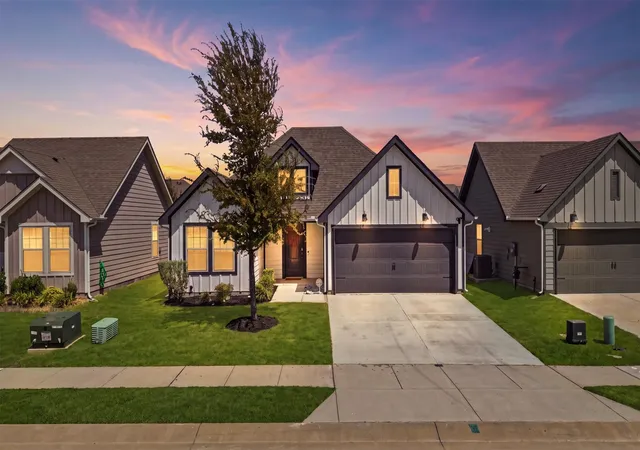 Photo 1 of Single family home for sale at 11328 Headwater Ct, Aubrey, TX 76227 | MLS# 21342545 | Listing updated on 2026-08-19