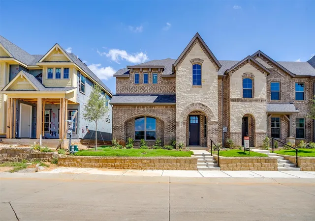 Photo 2 of Sale Pending at 6918 Houndstooth Pl, Arlington, TX 76001 | MLS# 21362917 | Listing updated on 2026-09-23