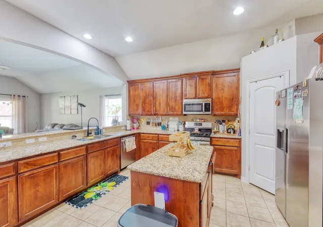 Photo 3 of Single family home for sale at 18 Pleasant Vly, Sanger, TX 76266 | MLS# 21362856 | Listing updated on 2026-09-28