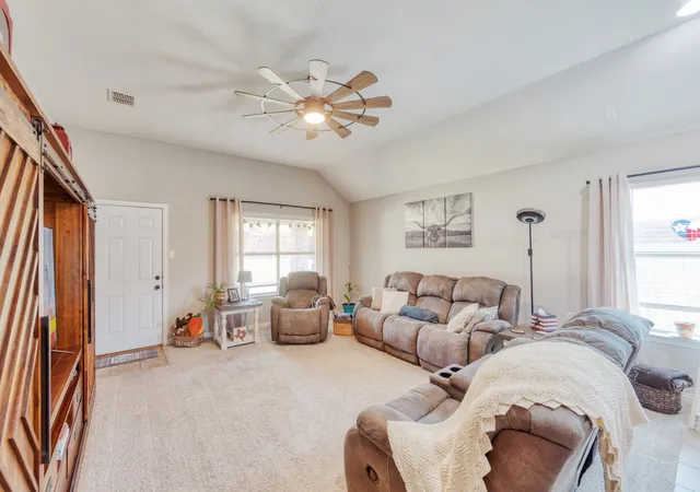 Photo 4 of Single family home for sale at 18 Pleasant Vly, Sanger, TX 76266 | MLS# 21362856 | Listing updated on 2026-09-28