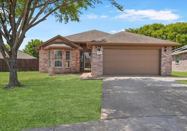 Photo 1 of Single family home for sale at 1002 James Donald Ln, Glenn Heights, TX 75154 | MLS# 21362942 | Listing updated on 2026-08-22