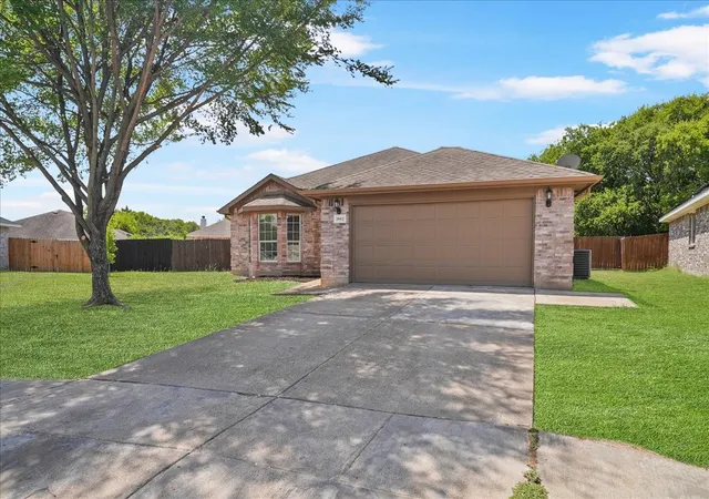 Photo 3 of Single family home for sale at 1002 James Donald Ln, Glenn Heights, TX 75154 | MLS# 21362942 | Listing updated on 2026-08-22