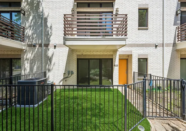 Photo 3 of Townhouse for sale at 4025 Lemmon Tree Pl, Dallas, TX 75219 | MLS# 21361893 | Listing updated on 2026-08-24
