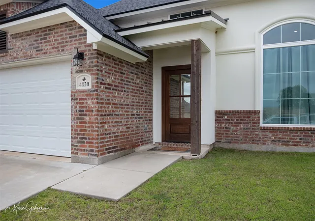 Photo 3 of Sale Pending at 4820 Bogey Ln, Shreveport, LA 71107 | MLS# 21362701 | Listing updated on 2026-10-01